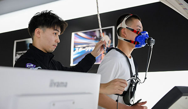 スポーツ科学トレーナー
